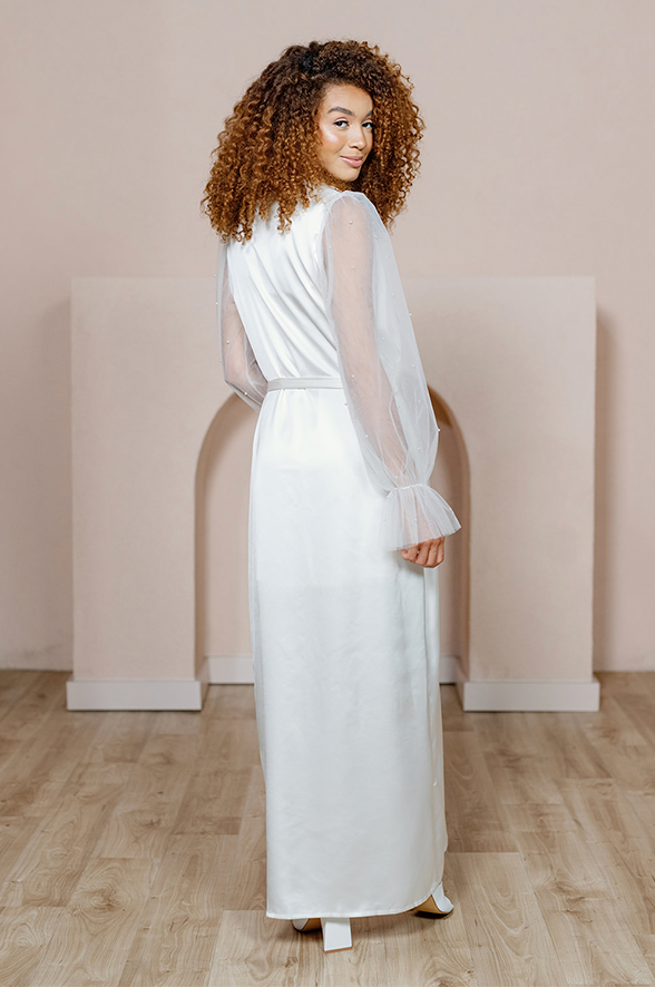 Model: Brinkley; Size: S; Color: White Pearl  (Pictured with the All Nighter Sleep Dress in White Pearl Satin)