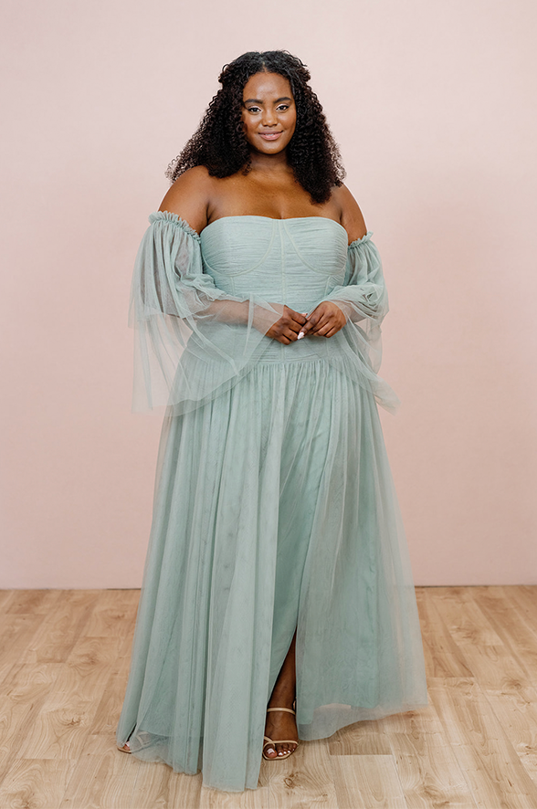 Plus size tulle sales dress with sleeves