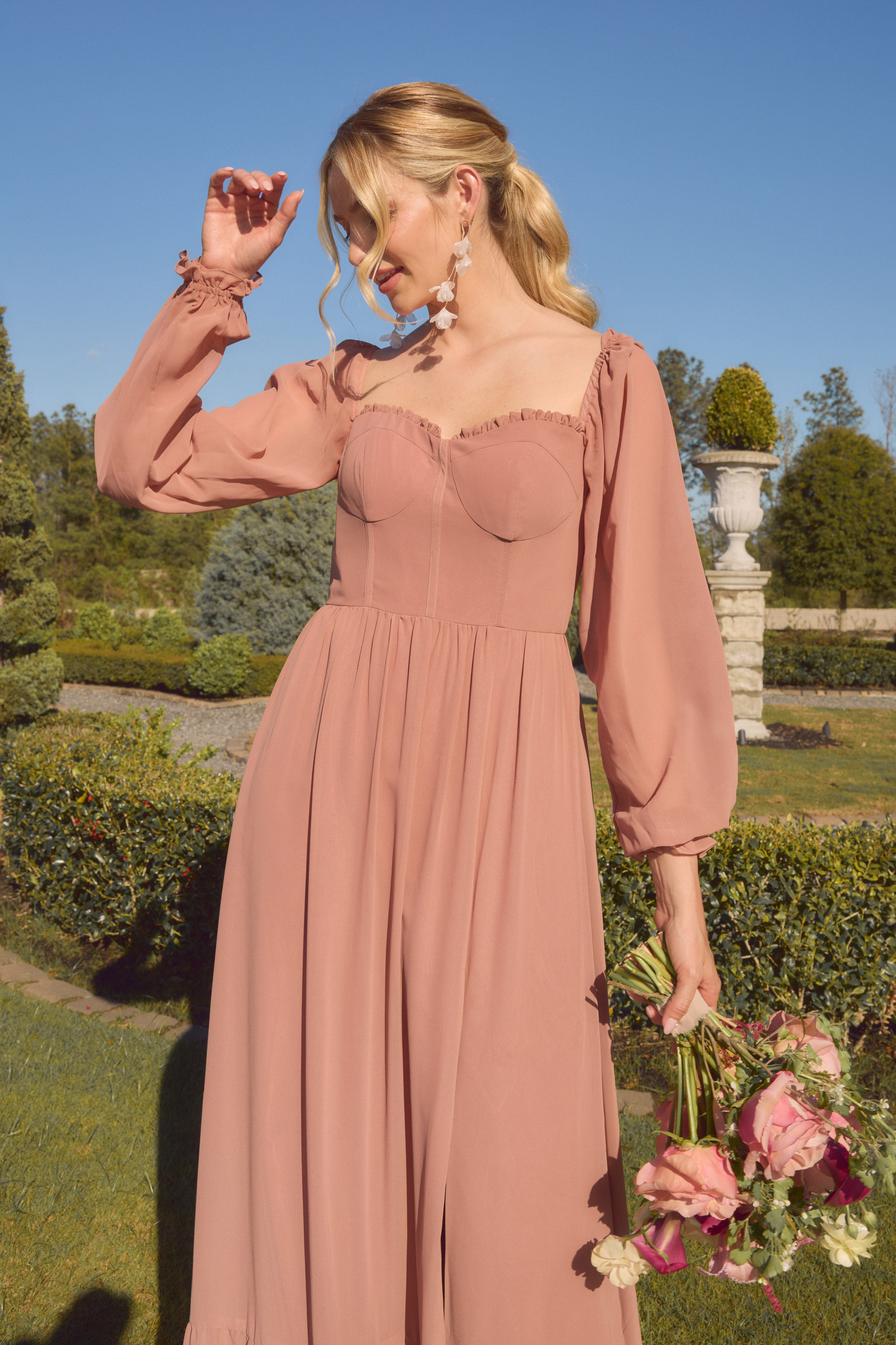 ワンピース Herlipto In Bloom Pleated Chiffon Dress Her lip to ワンピース Capucine Bloom Sleeve Chiffon Dress
