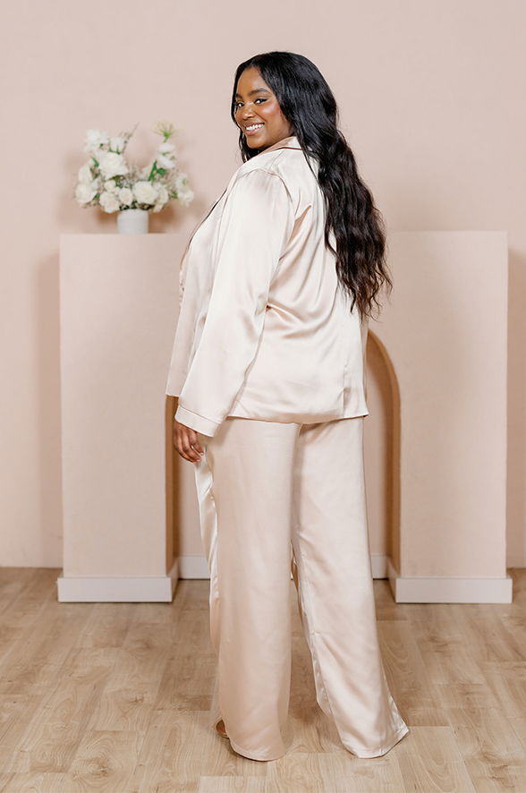 Model: Laken; Size: 24; Color: Gold Champagne