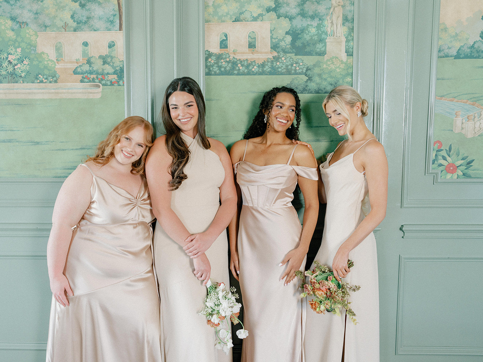 100+ Mermaid Bridesmaid Dresses | Pakaian pengiring pengantin, Wanita,  Pengiring pengantin