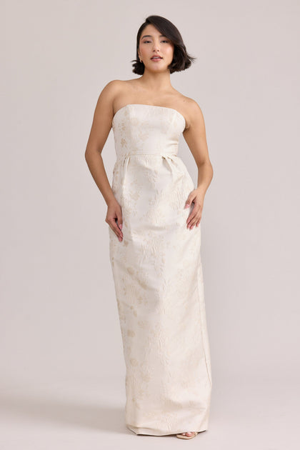 Model: Clarissa; Size: 6; Color: Champagne