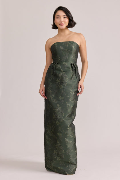 Model: Clarissa; Size: 6; Color: Deep Olive