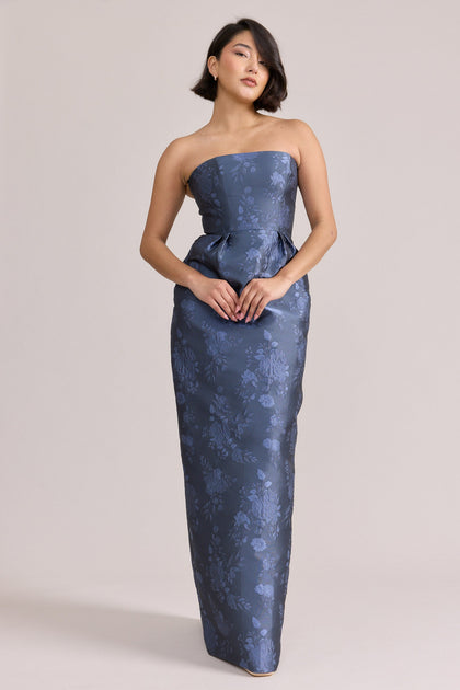 Model: Clarissa; Size: 6; Color: Indie Blue