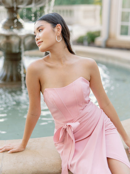 Model: Chalita; Size: 4; Color: Blushing Bride