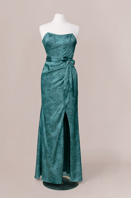 Color: Classic Emerald Bouquet