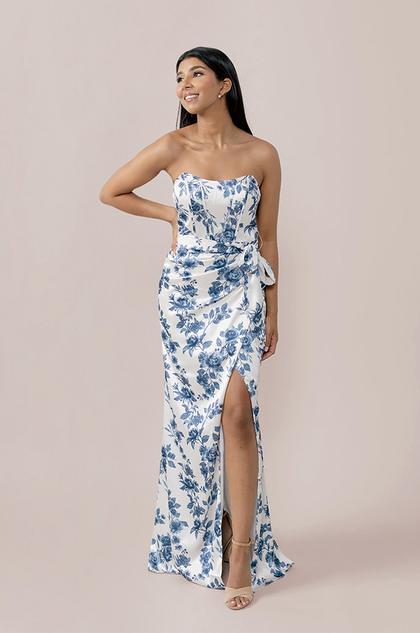 Model: Jacinth; Size: 4; Color: Dusty Blue Bouquet