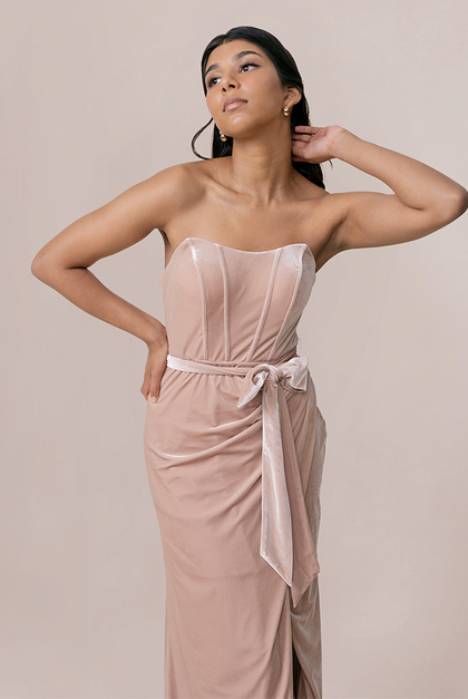Model: Jacinth; Size: 4; Color: Champagne