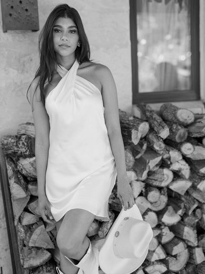 Model: Jacinth; Size: 4; Color: White Pearl