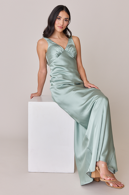 Model: Saije; Size: 4; Color: Sage