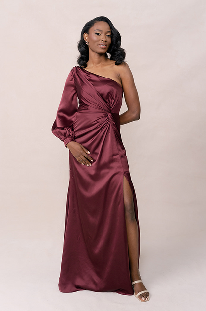 Model: April; Size: 4; Color: Cabernet