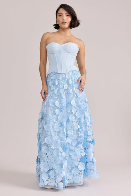 Model: Clarissa; Size: 6; Color: Sky Blue