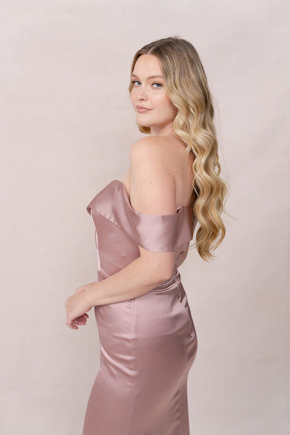 Model: Sydney; Size: 10; Color: Rose Quartz