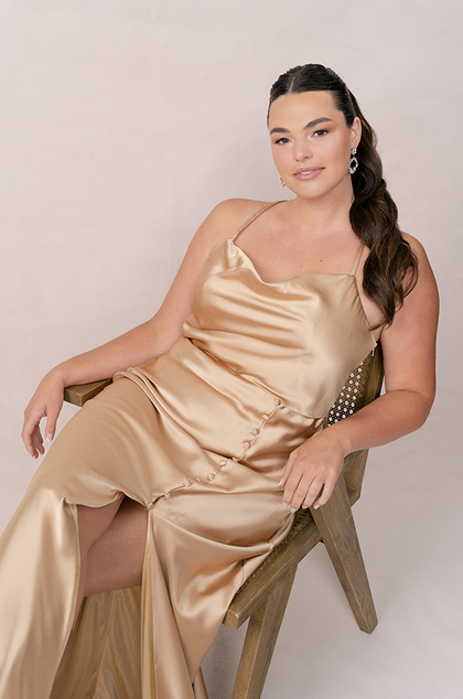 Model: Claire; Size: 18; Color: Honey Beige
