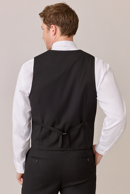 Model: Ethan; Size: M