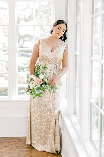 Model: Claudia; Size: 16; Color: Champagne Gold