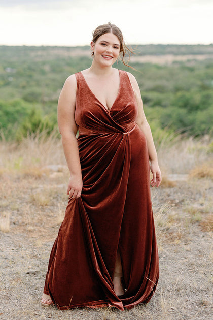 Model: Kortnie; Size: 16; Color: Rust