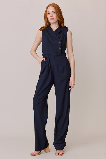 Model: Merrik; Size: 4; Color: Navy
