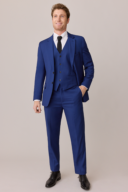 Model: Ethan; Size: Slim 42 Regular. Pictured with Black Chiffon Tie