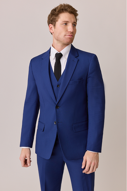 Model: Ethan; Size: Slim 42 Regular. Pictured with Black Chiffon Tie
