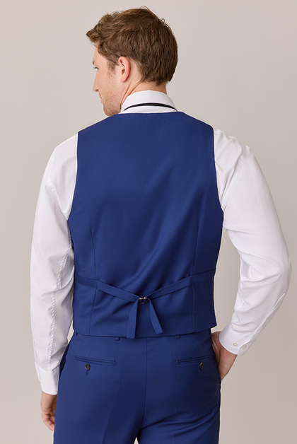 Model: Ethan; Size: M