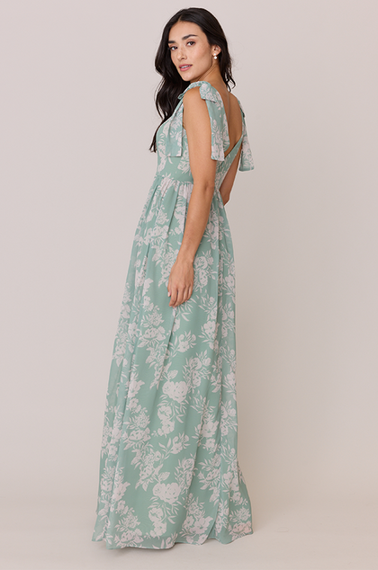 Color: Sage and Champagne Bouquet