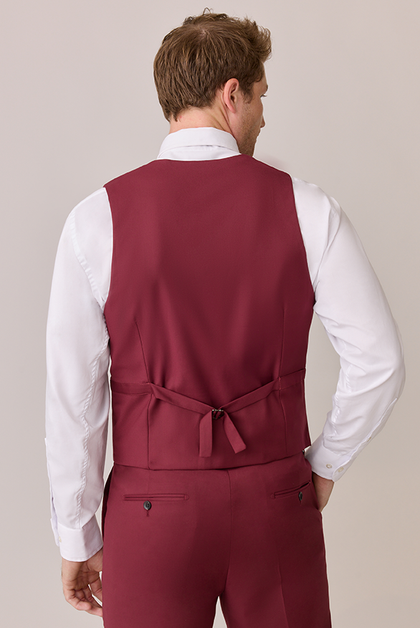 Model: Ethan; Size: M. Pictured with Cabernet Pants