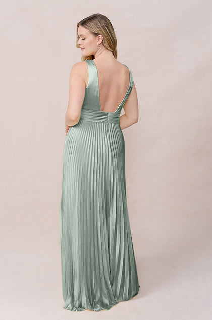 Model: Sydney; Size: 10; Color: Sage