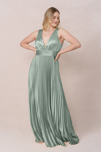Model: Sydney; Size: 10; Color: Sage