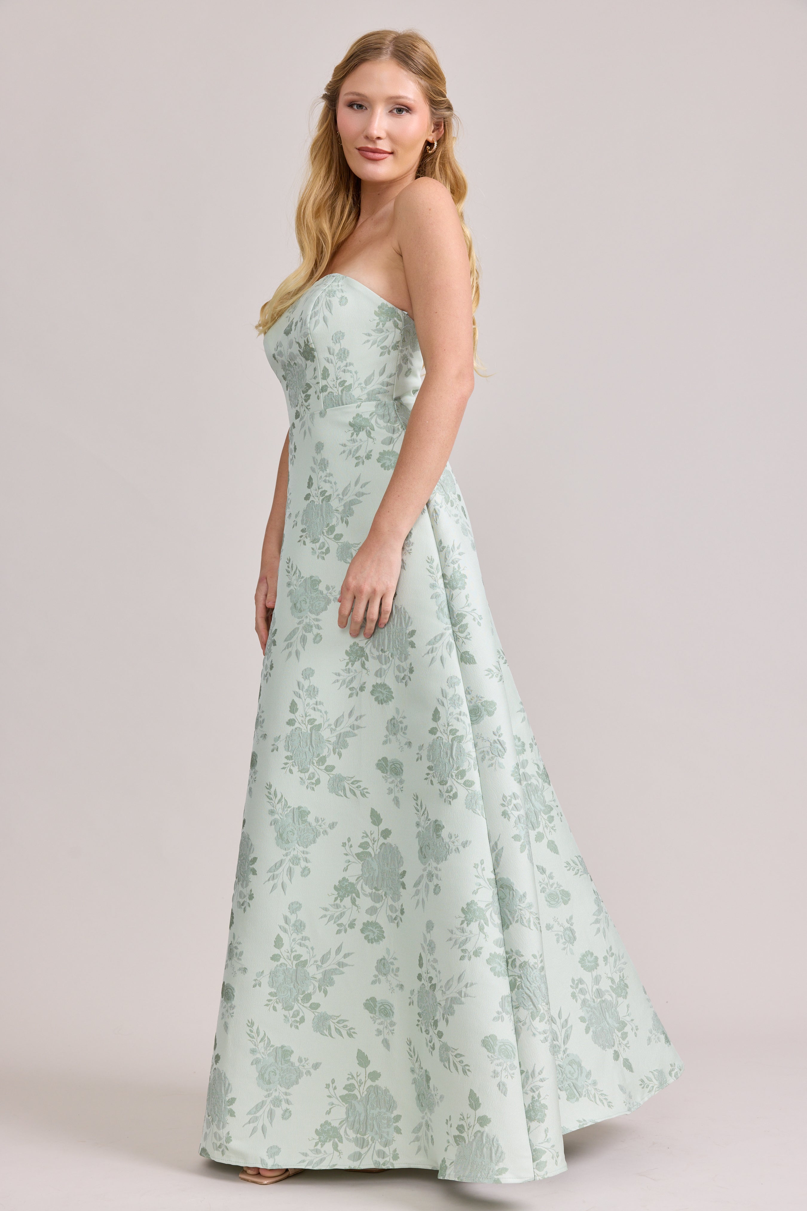 green jacquard dress Floral Embroidery Slit Neck Short Puff Sleeve Do Not Bleach The Green Jacquard Cher Dress