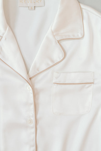 This image is not an exact picture, it is just to show piping color combinations