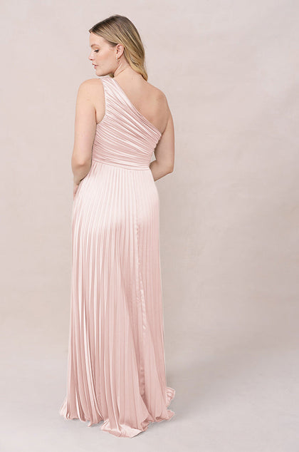 Model: Sydney; Size: 10; Color: Blush