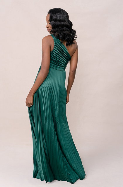 Model: April; Size: 4; Color: Emerald