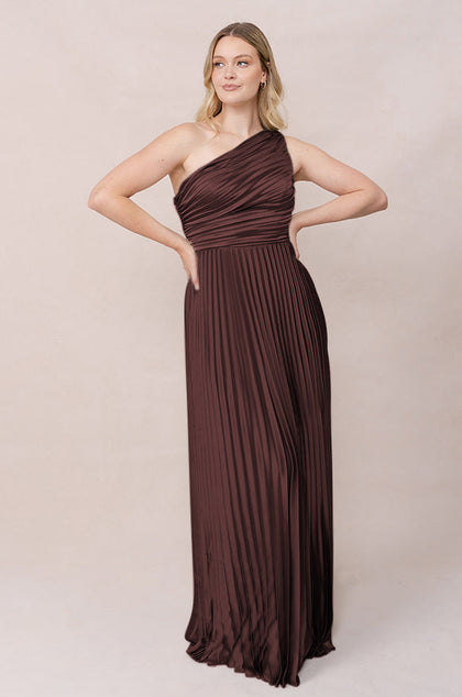 Model: Sydney; Size: 10; Color: Mahogany