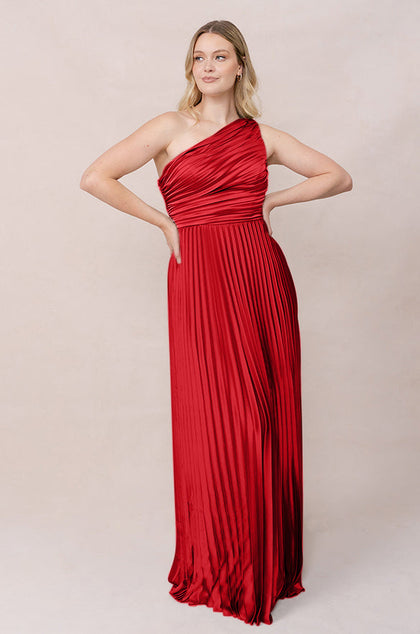 Model: Sydney; Size: 10; Color: Poppy Red
