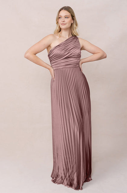 Model: Sydney; Size: 10; Color: Rose Quartz