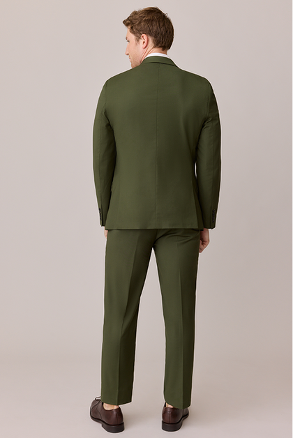 Model: Ethan; Size: Slim 42 Regular