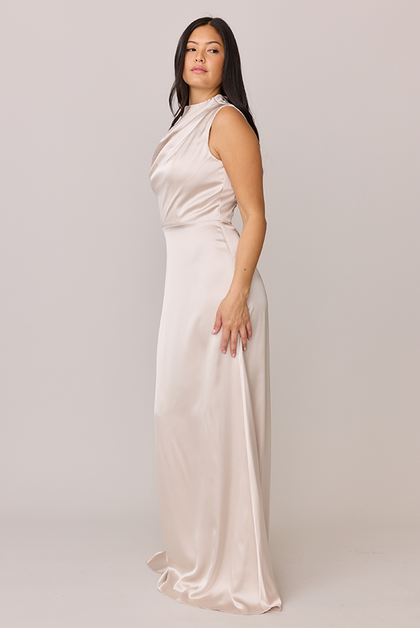 Model: Yukari; Size: 10; Color: Soft Champagne