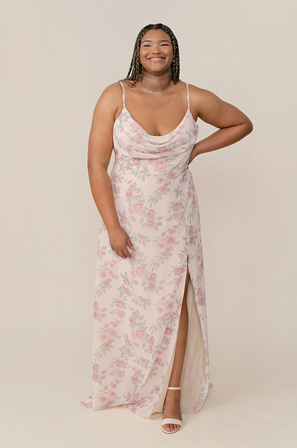 Model: Ashtyn; Size: 24 Tall; Color: Blushing Bride Bouquet