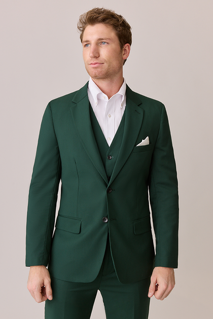 Model: Ethan; Size: Slim 42 Regular. Pictured with White Chiffon Pocket Square