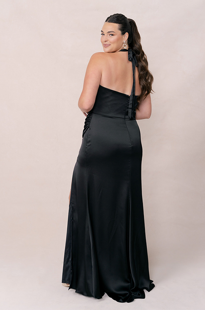 Model: Claire; Size: 18; Color: Black
