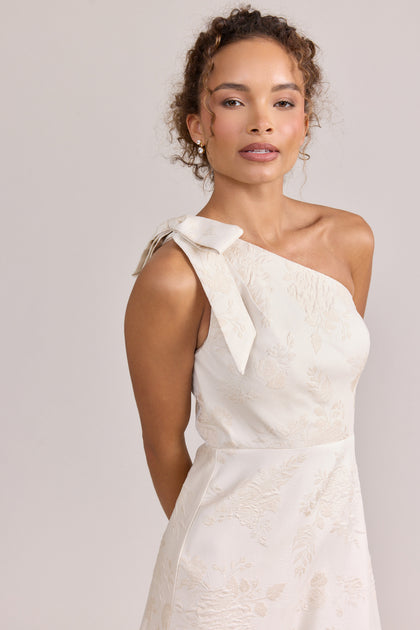Model: Erica; Size: 4; Color: Champagne