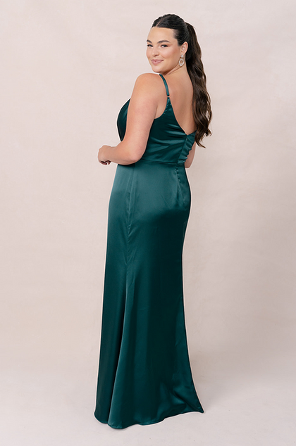 Model: Claire; Size: 18; Color: Classic Emerald
