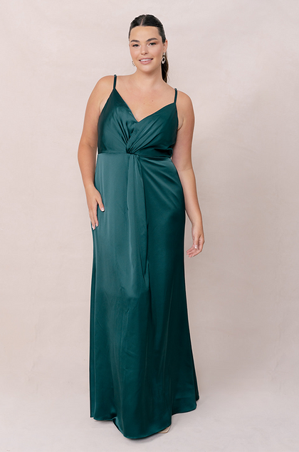 Model: Claire; Size: 18; Color: Classic Emerald