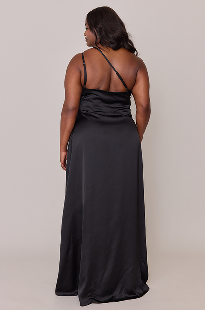 Model: Laken; Size: 24; Color: Black