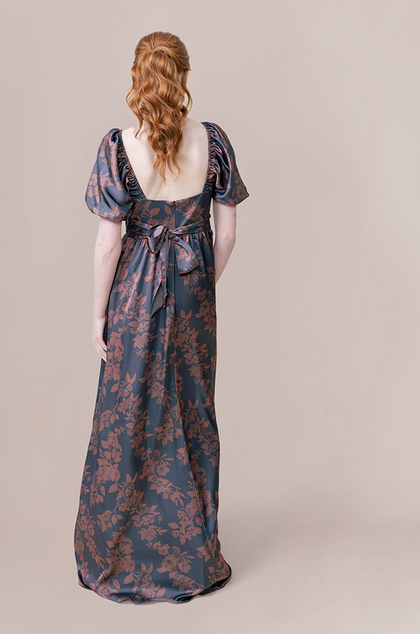Model: Merrik; Size: 4; Color: Mahogany Bouquet
