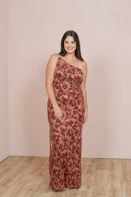 Model: Claire; Size: 16; Color: Dusty Rose
