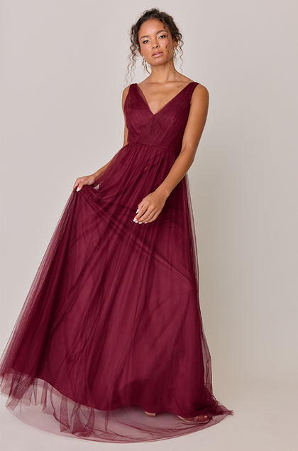Model: Ariel; Size: 4; Color: Cabernet
