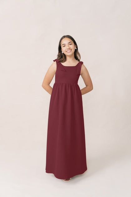Model: Sianah; Size: J12; Color: Cabernet