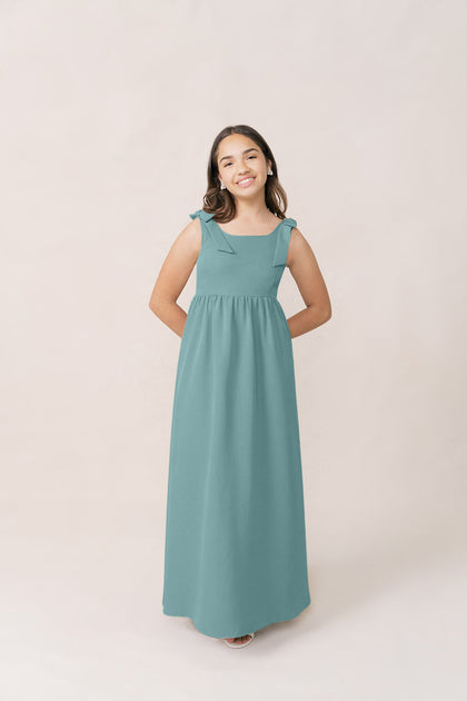 Model: Sianah; Size: J12; Color: Rosemary